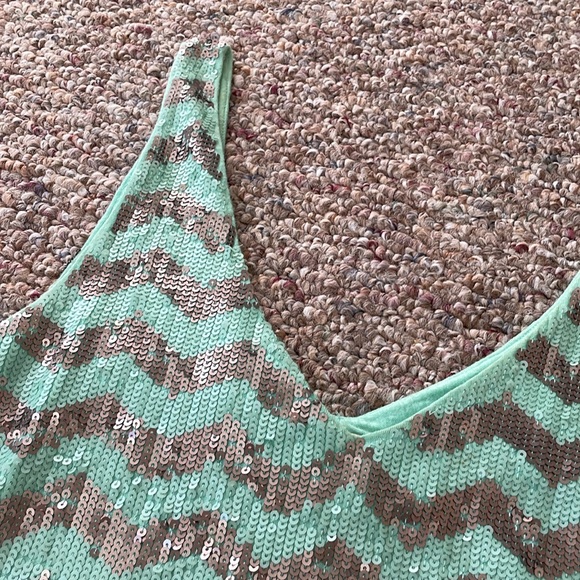 SequinsTank! - Picture 2 of 3